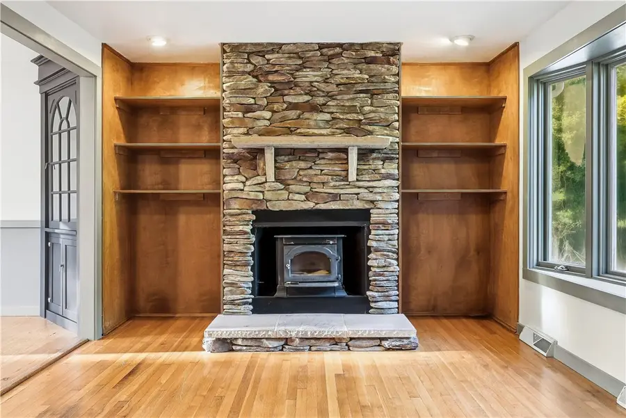 455 South Lake Road, Tiverton, RI 02878 - #3