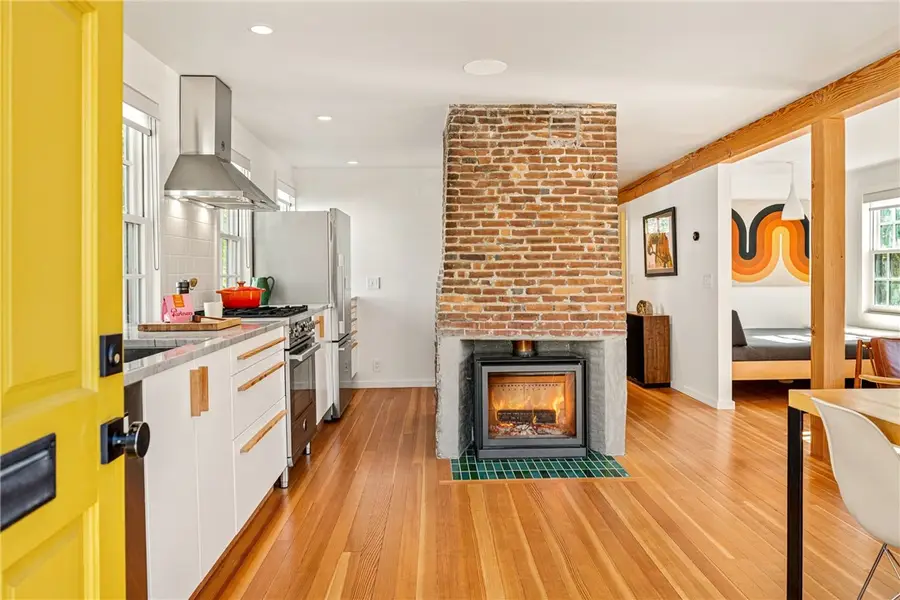 4 Traverse Street, Providence, RI 02906 - #3
