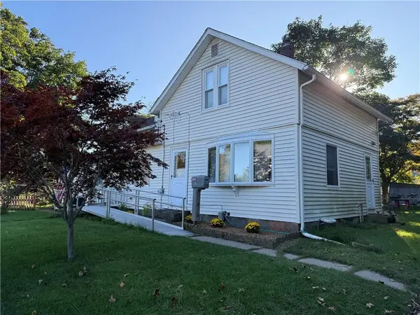 8 Pike Street, South Kingstown, RI 02879