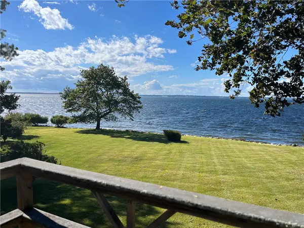 5 Shore Road, Bristol, RI 02809
