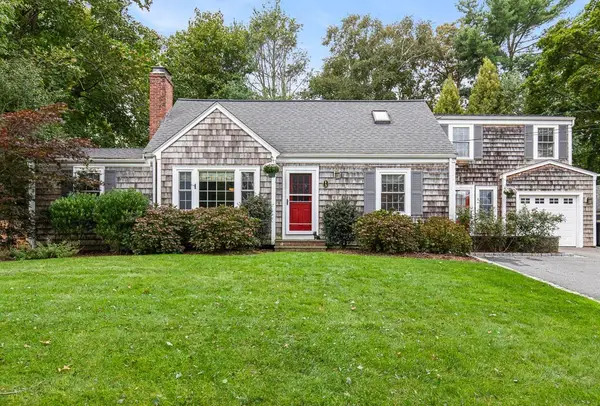 3 Jenks Garden Lane, Barrington, RI 02806