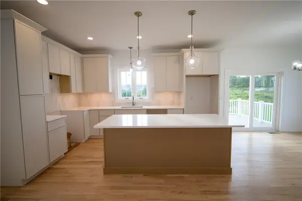 30 Bunker Hill Crossing, Portsmouth, RI 02871