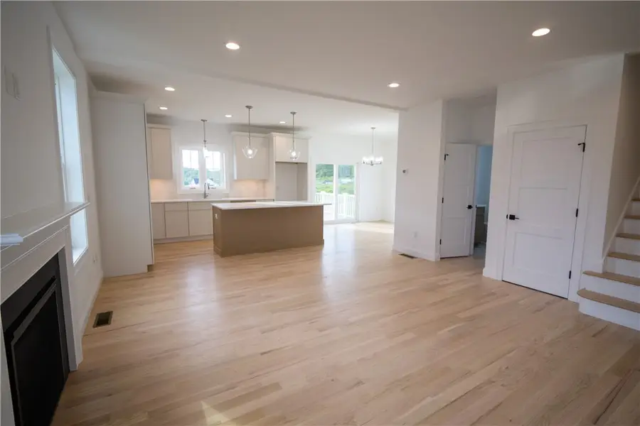 30 Bunker Hill Crossing, Portsmouth, RI 02871 - #3