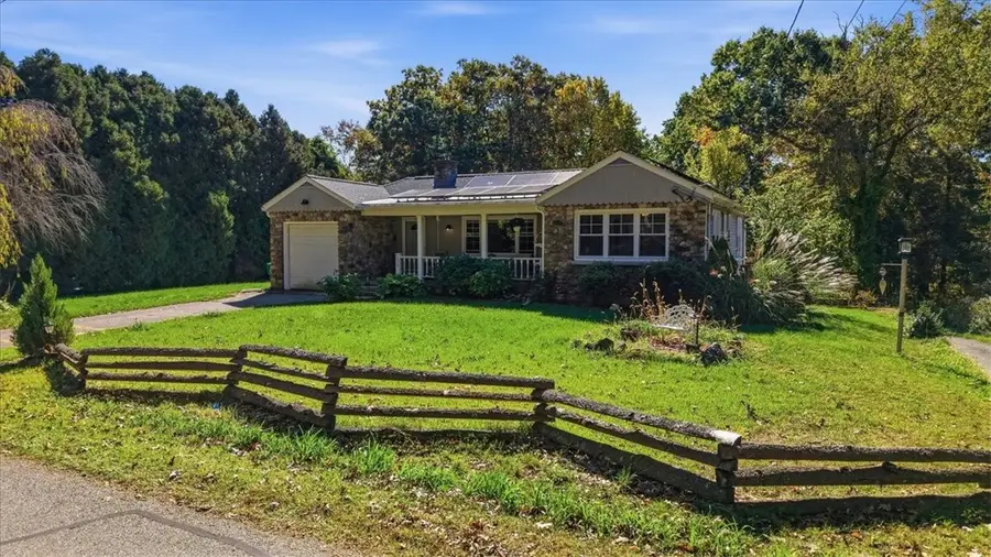 131 Henry Street, Uxbridge, MA 01569 - #3