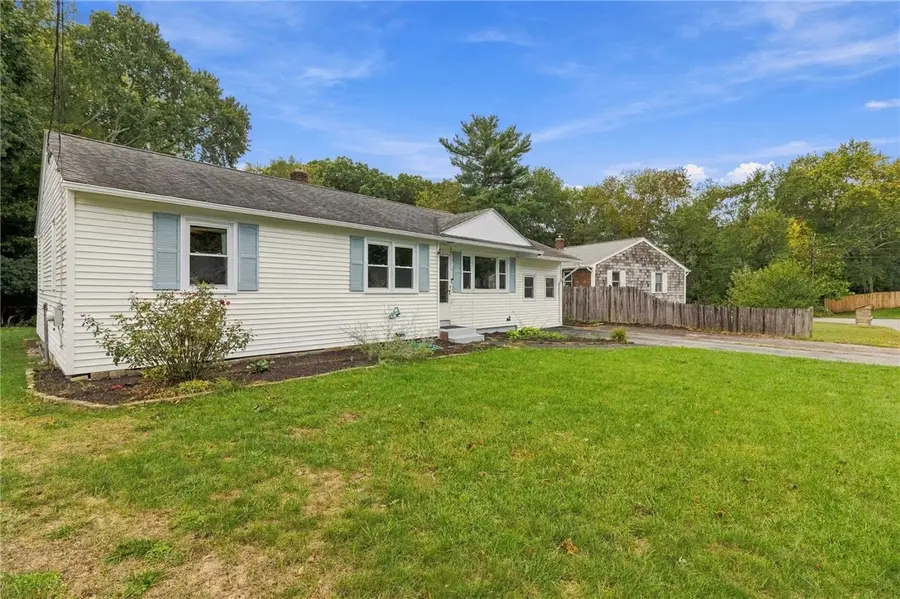11 Dupont Circle, North Kingstown, RI 02852 - #2