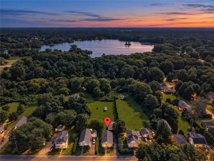 520 Middle Highway, Barrington, RI 02806 - #2