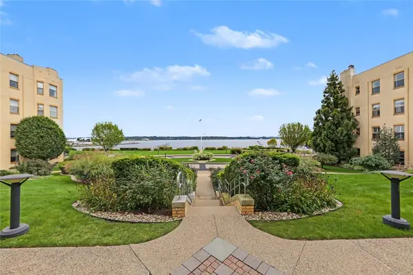 1180 Narragansett Boulevard #F5, Cranston, RI 02905