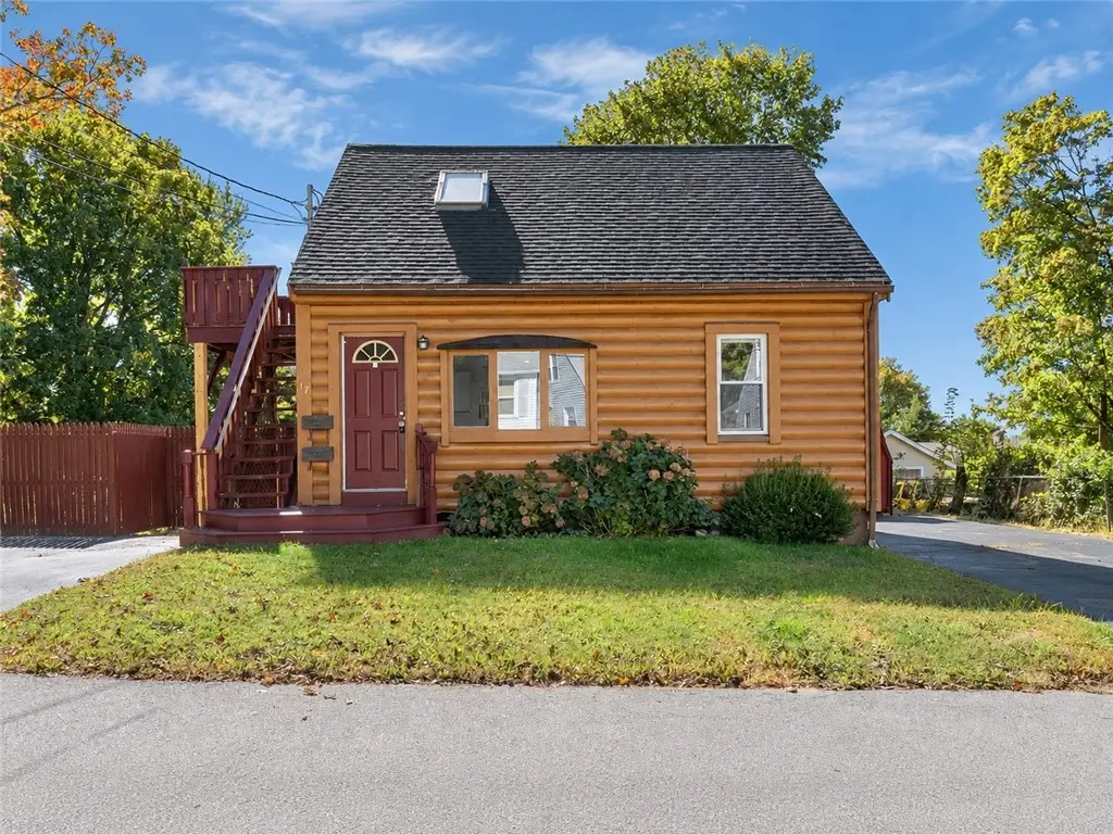 17 Padelford Avenue, Riverside, RI 02915 - #1