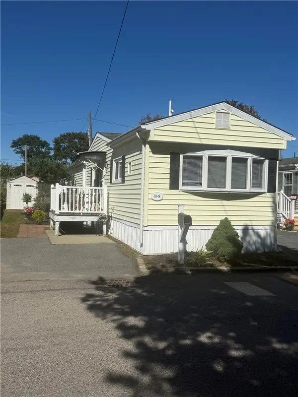 8 Krzak Road, North Kingstown, RI 02852