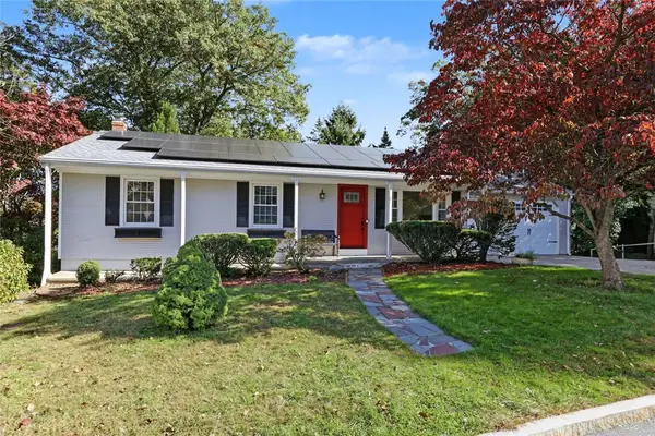 11 Beauregard Avenue, Lincoln, RI 02865