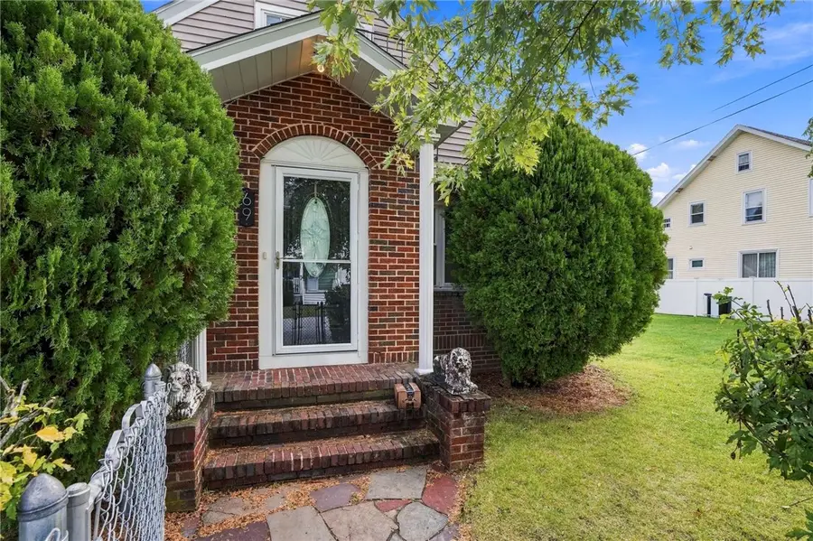 69 Bellevue Avenue, Pawtucket, RI 02861 - #2