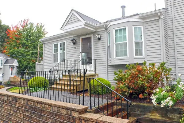 565 Quaker Lane #95, West Warwick, RI 02893