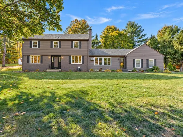 21 Woodcrest Drive, Cumberland, RI 02864
