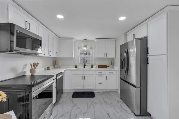 546 Robinson Street, Woonsocket, RI 02895