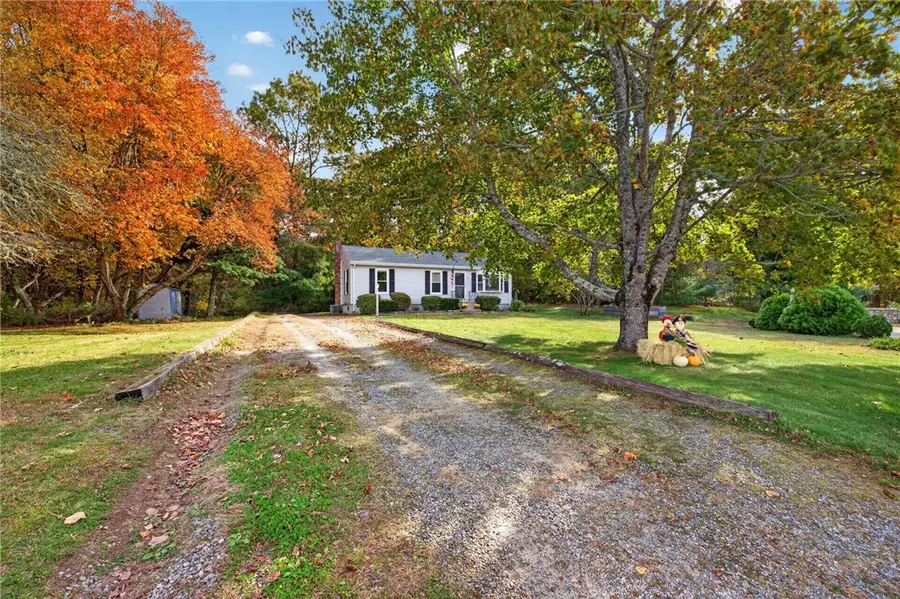 18 Cedar Hills Drive, Richmond, RI 02879 - #3