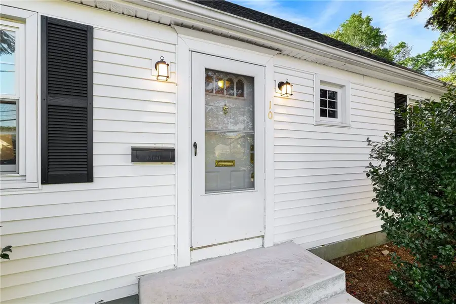 10 Oak Hill Avenue, Pawtucket, RI 02860 - #3