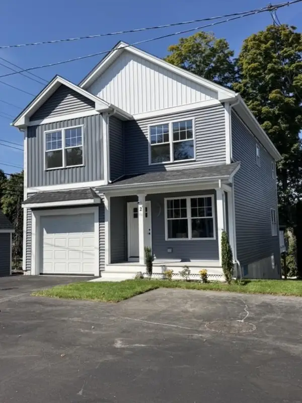 2 Teresa Ann Crossing #2, West Warwick, RI 02893