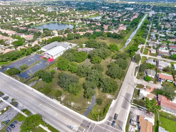 7227 Taft Street, Pembroke Pines, FL 33024