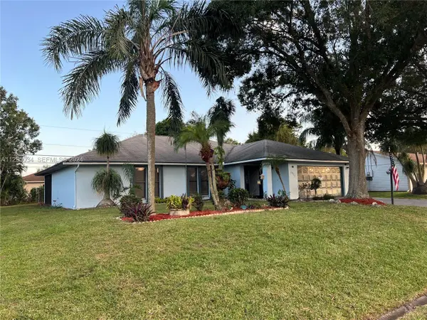 1921 SW Hickock Terrace, Port St Lucie, FL 34953