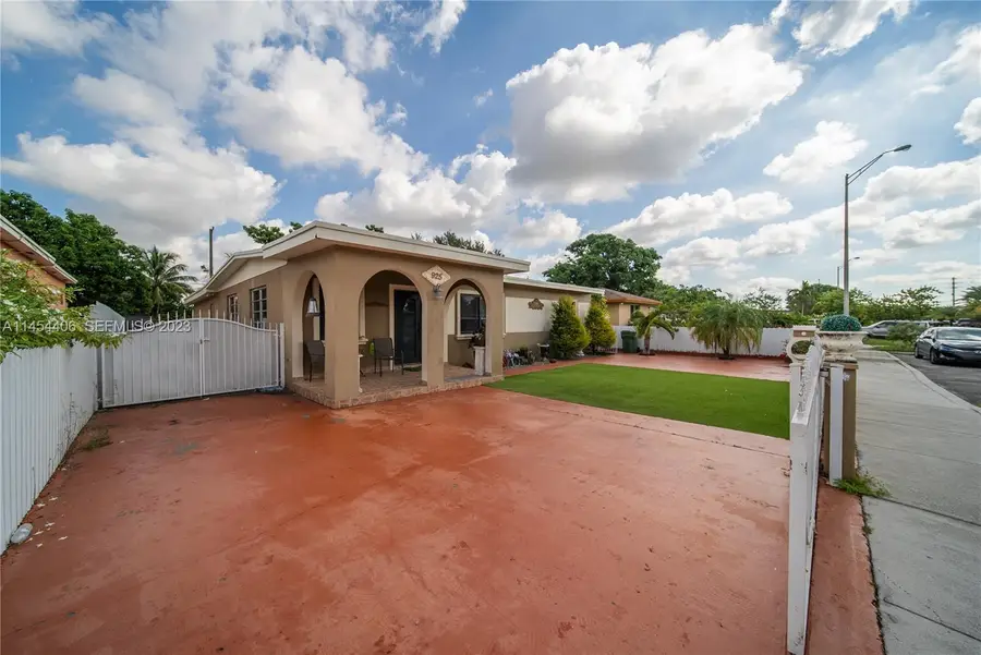 925 E 29th Street, Hialeah, FL 33013 - #3