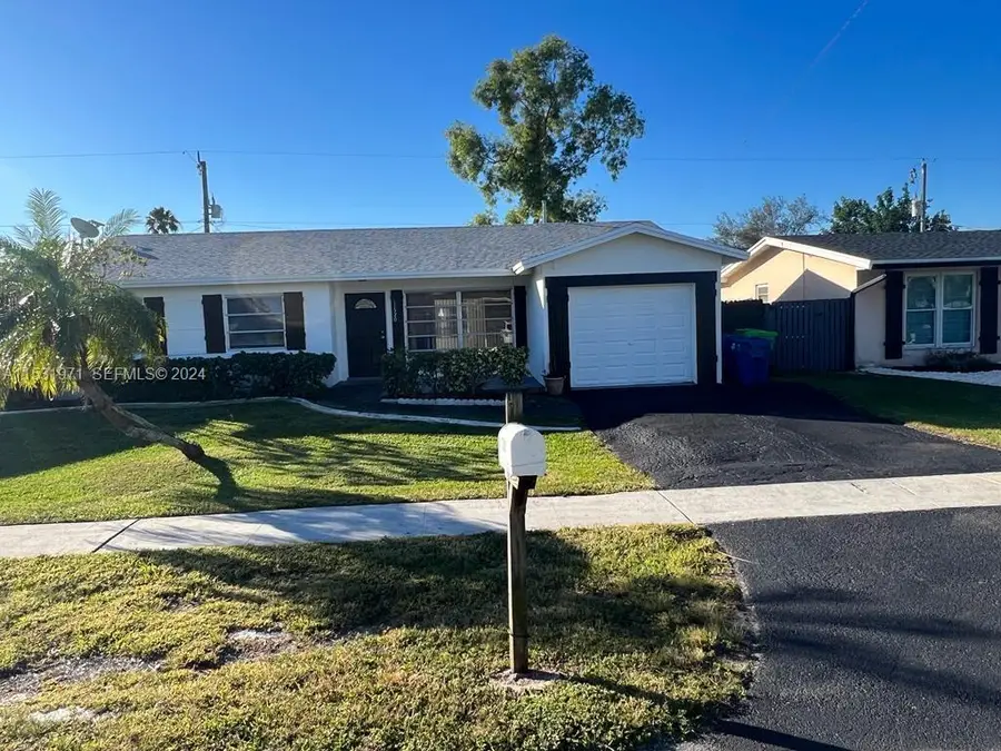 11520 NW 31st Place, Sunrise, FL 33323 - #2