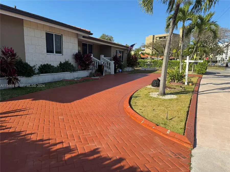 206 Ponce De Leon Boulevard, Coral Gables, FL 33134 - #2