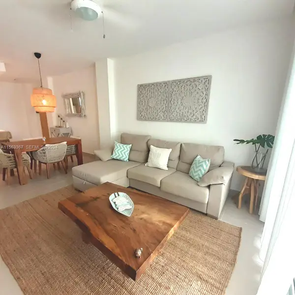 3 El Beach Garden #E1, ,  