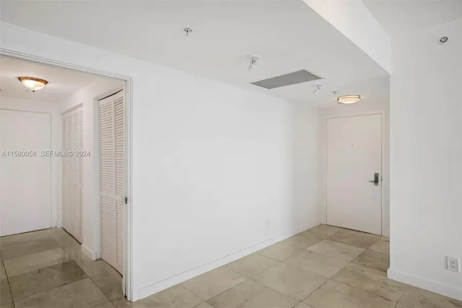 325 NE Biscayne Boulevard #1923, Miami, FL 33131 - #3