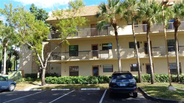 6085 N Sabal Palm Boulevard #204, Tamarac, FL 33319