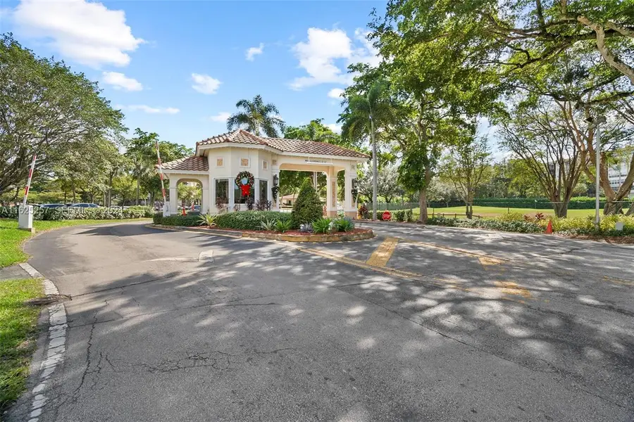 1000 Saint Charles Place #522, Pembroke Pines, FL 33026 - #2