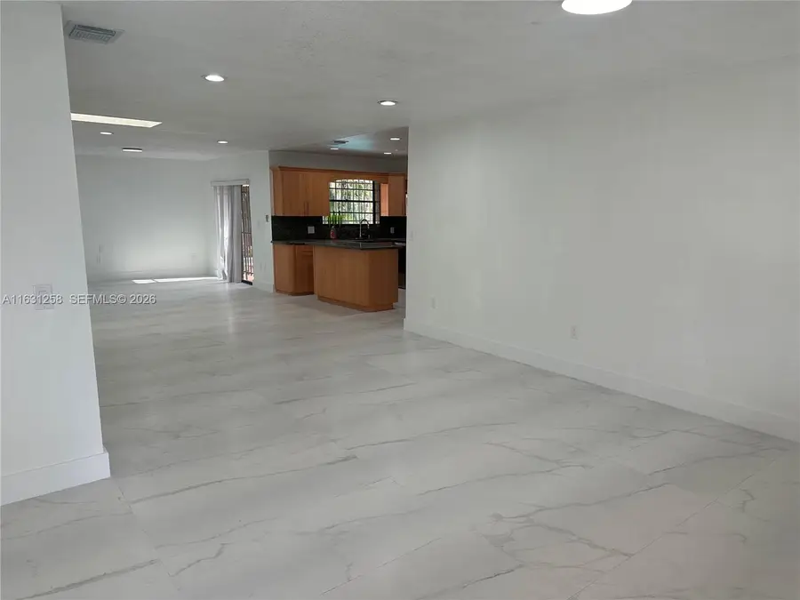 324 E 34th Street, Hialeah, FL 33013 - #2