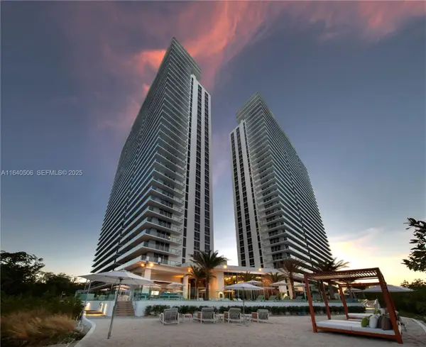 16385 Biscayne Boulevard #PH7, North Miami Beach, FL 33160