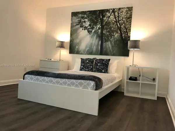 2615 Collins Avenue #24, Miami Beach, FL 33140