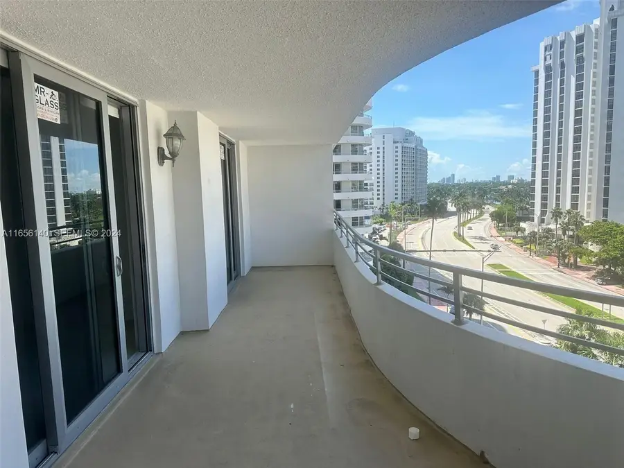 5555 Collins Avenue #8Z, Miami Beach, FL 33140 - #2