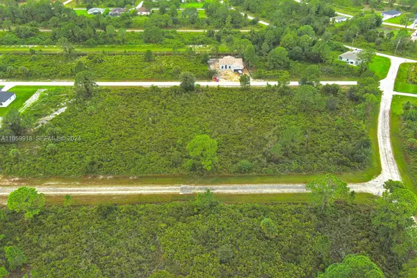 642 Vasser Avenue S, Lehigh Acres, FL 33974