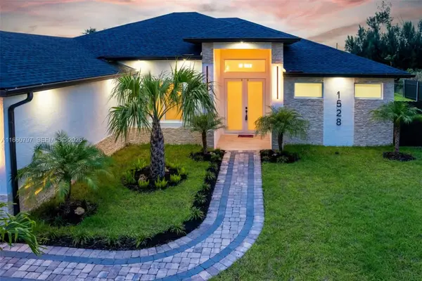 1528 SW 15th Avenue, Cape Coral, FL 33991