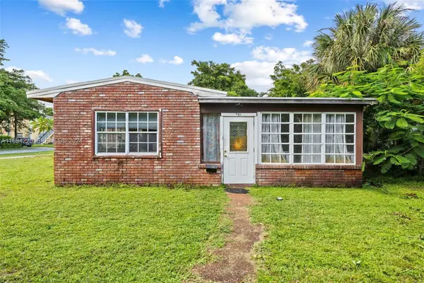 901 NE 16th Place, Fort Lauderdale, FL 33305