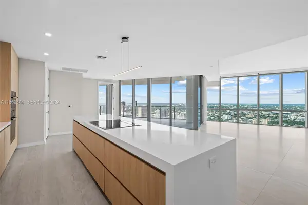 851 NE 1st Avenue #PH 5412, Miami, FL 33132