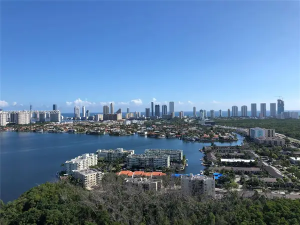 16385 Biscayne Boulevard #2020, North Miami Beach, FL 33160