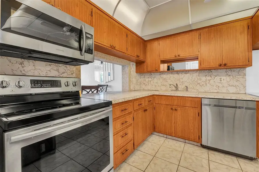 330 SE 2nd Street #303F, Hallandale Beach, FL 33009 - #2