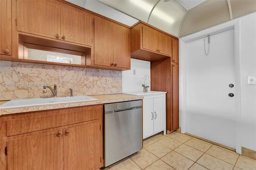 330 SE 2nd Street #303F, Hallandale Beach, FL 33009 - #3