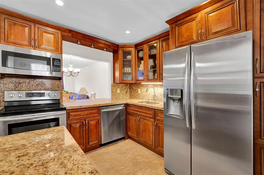 410 SE 2nd Street #220, Hallandale Beach, FL 33009 - #3