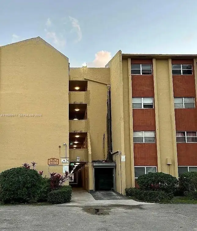 3600 NW 21st Street #305, Lauderdale Lakes, FL 33311 - #3