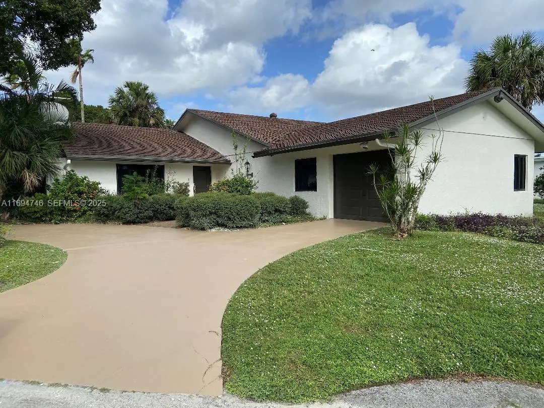 6205 Jacaranda Circle, Tamarac, FL 33319 - #1