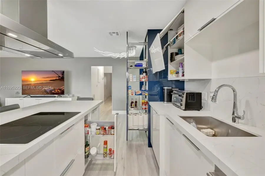 2866 NE 30th Street #19, Fort Lauderdale, FL 33306 - #3