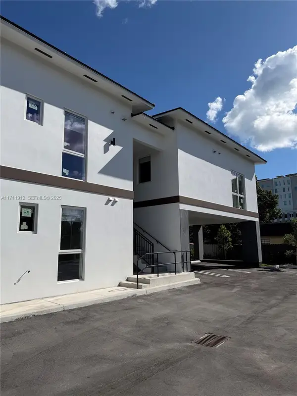 210 SE 10th Street, Hallandale Beach, FL 33009