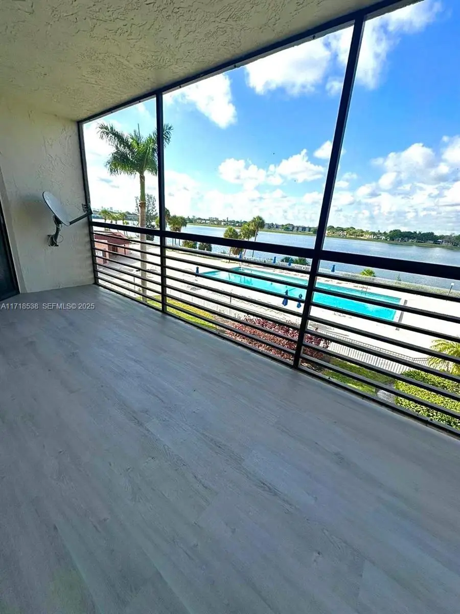 20840 San Simeon Way #305, Miami, FL 33179 - #2