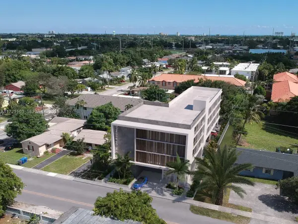 Address Withheld By Seller, Hollywood, FL 33020