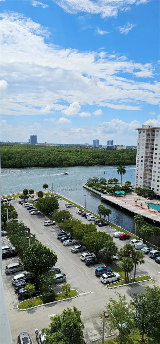 500 Bayview Drive #1117, Sunny Isles Beach, FL 33160