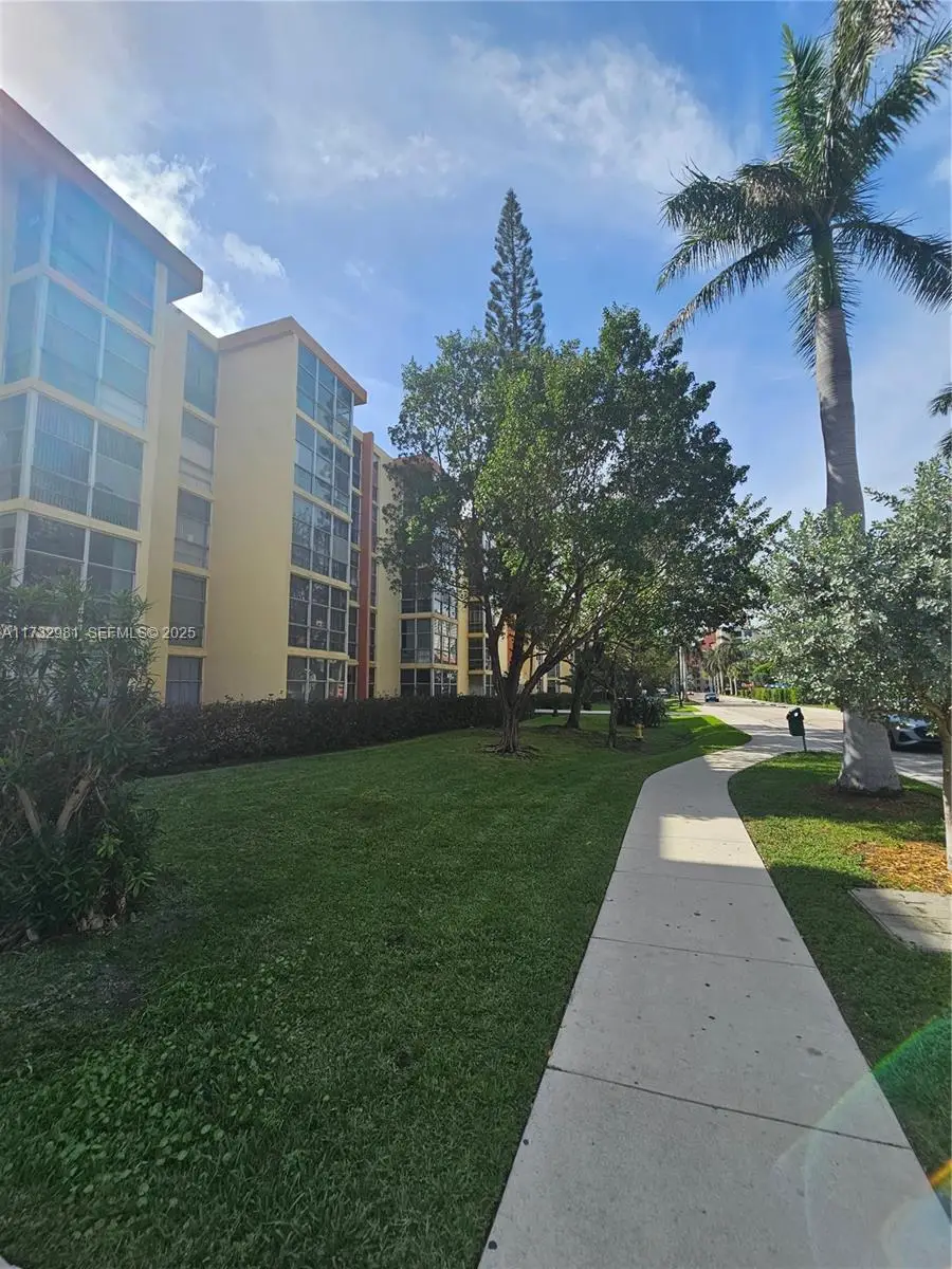200 172nd Street #102, Sunny Isles Beach, FL 33160 - #2